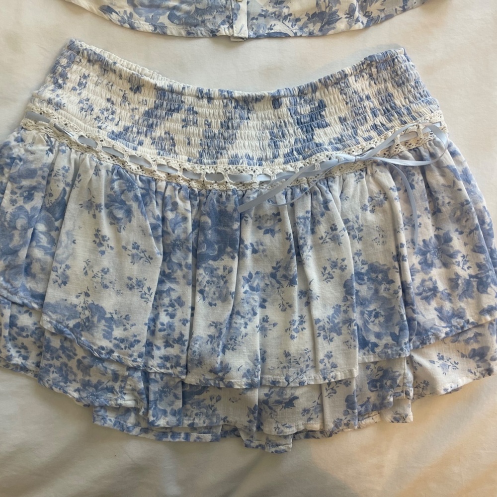 Hollister 2-pc top/skirt blue and white floral set - Women's Size S - Picture 5 of 11